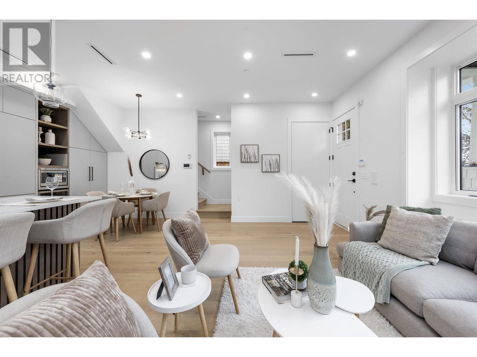 1 1328 E 35TH AVENUE