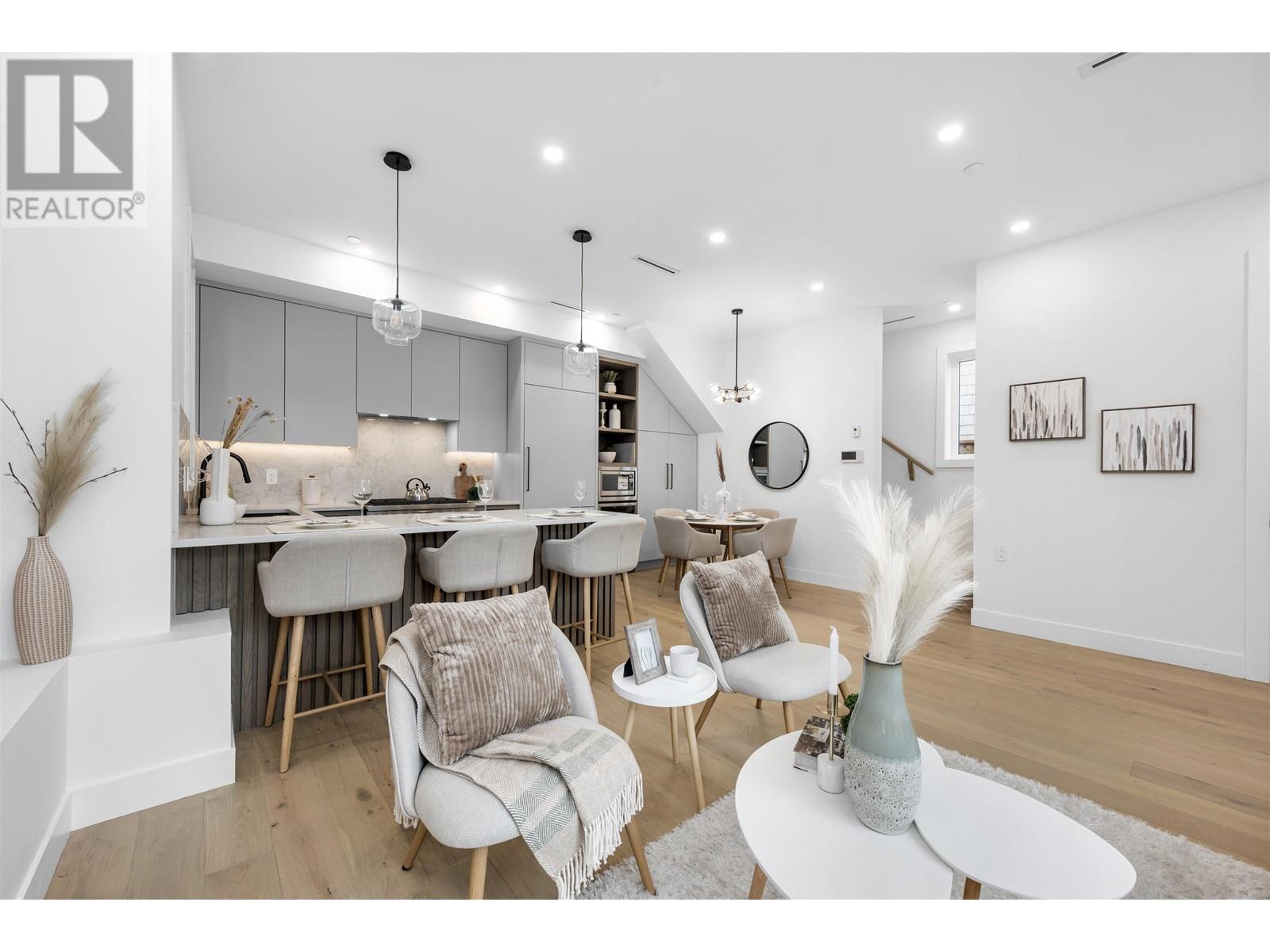 1 1328 E 35TH AVENUE