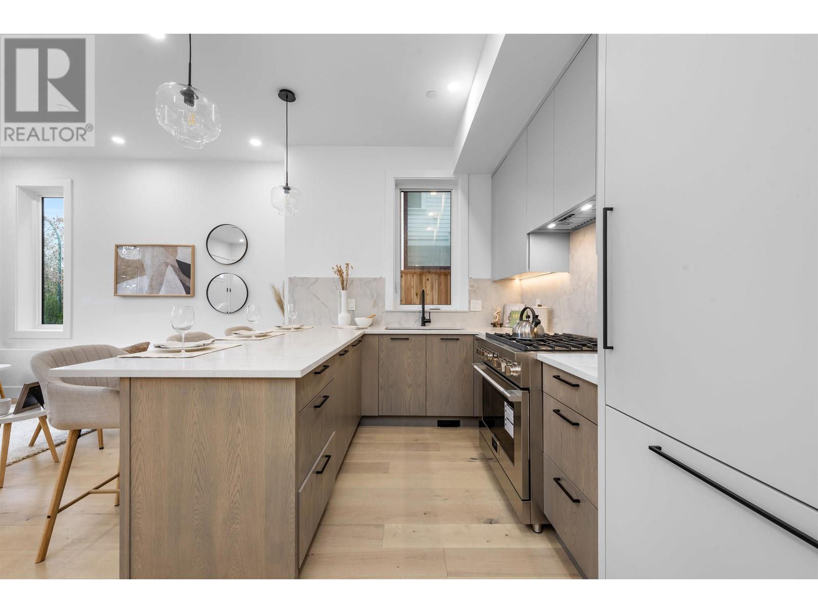 1 1328 E 35TH AVENUE