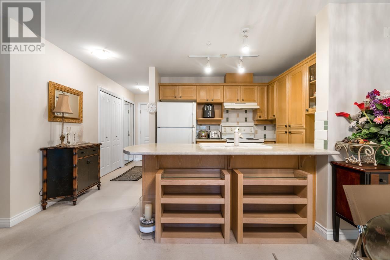 Listing Picture 6 of 22 : 203 988 W 54 TH AVENUE, Vancouver / 溫哥華 - 魯藝地產 Yvonne Lu Group - MLS Medallion Club Member