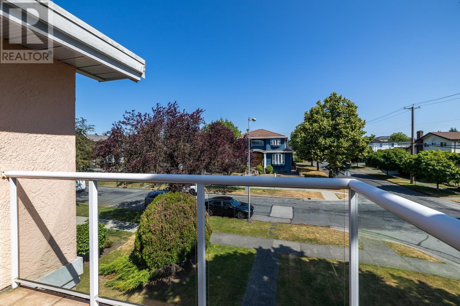 Listing Picture 14 of 22 : 108 W 46 AVENUE, Vancouver / 溫哥華 - 魯藝地產 Yvonne Lu Group - MLS Medallion Club Member