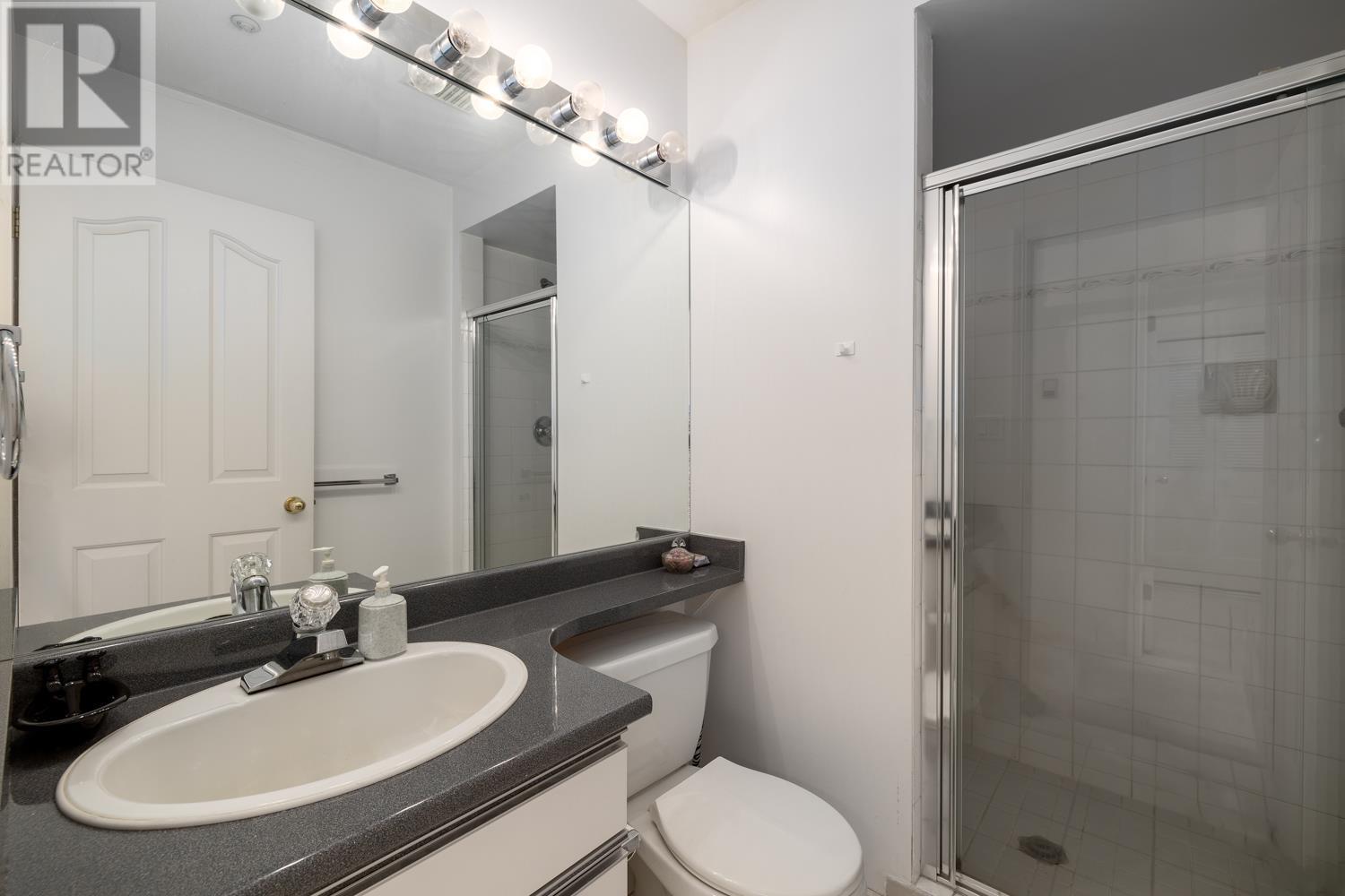 Listing Picture 17 of 22 : 108 W 46 AVENUE, Vancouver / 溫哥華 - 魯藝地產 Yvonne Lu Group - MLS Medallion Club Member