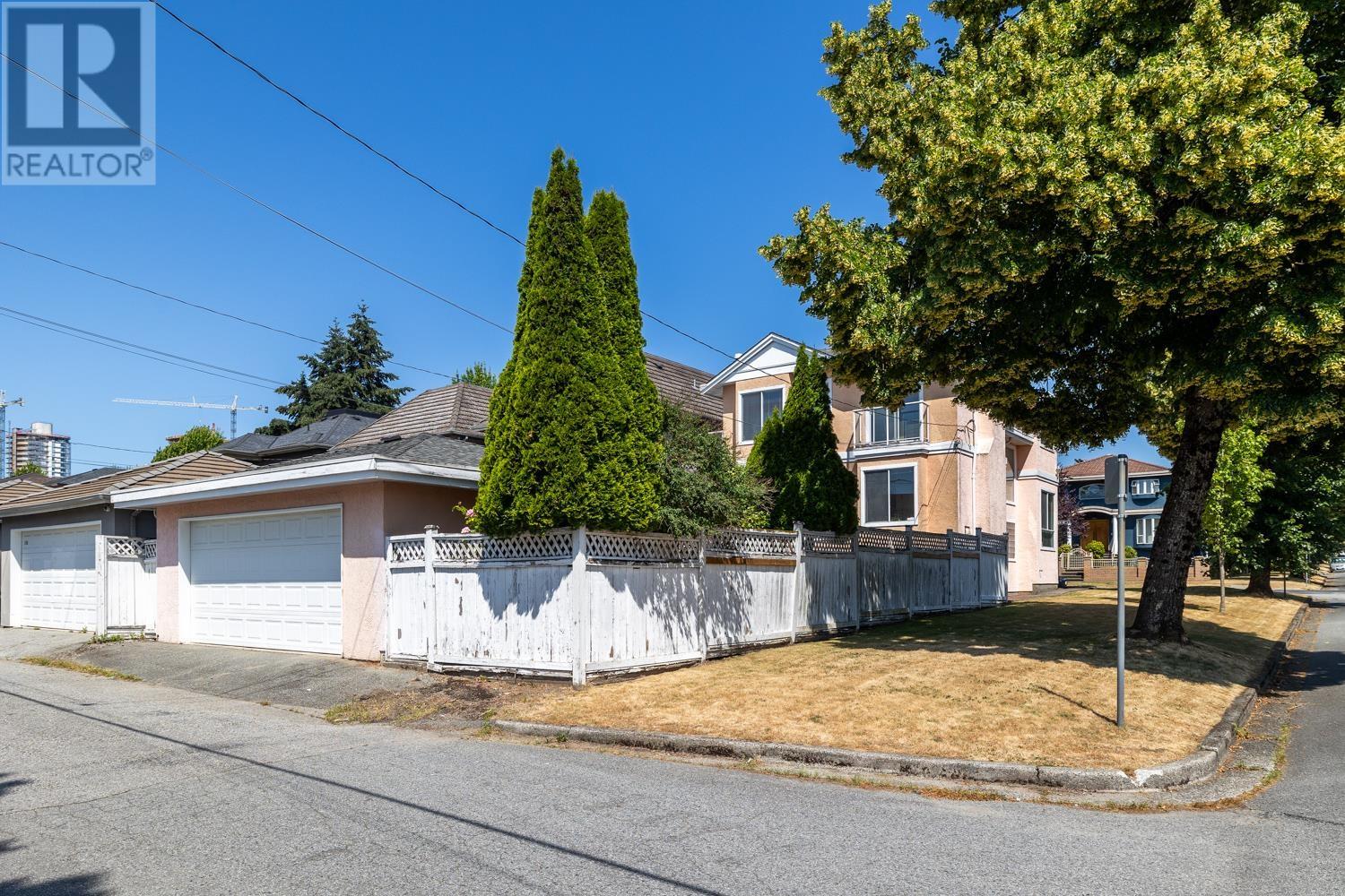 Listing Picture 21 of 22 : 108 W 46 AVENUE, Vancouver / 溫哥華 - 魯藝地產 Yvonne Lu Group - MLS Medallion Club Member