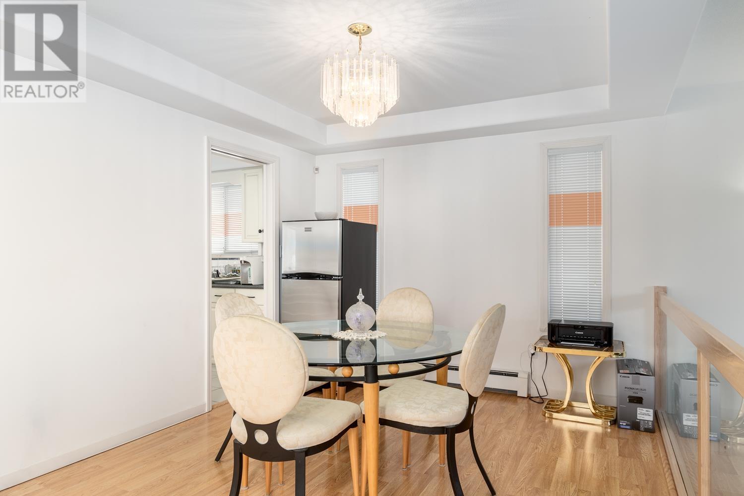 Listing Picture 3 of 22 : 108 W 46 AVENUE, Vancouver / 溫哥華 - 魯藝地產 Yvonne Lu Group - MLS Medallion Club Member