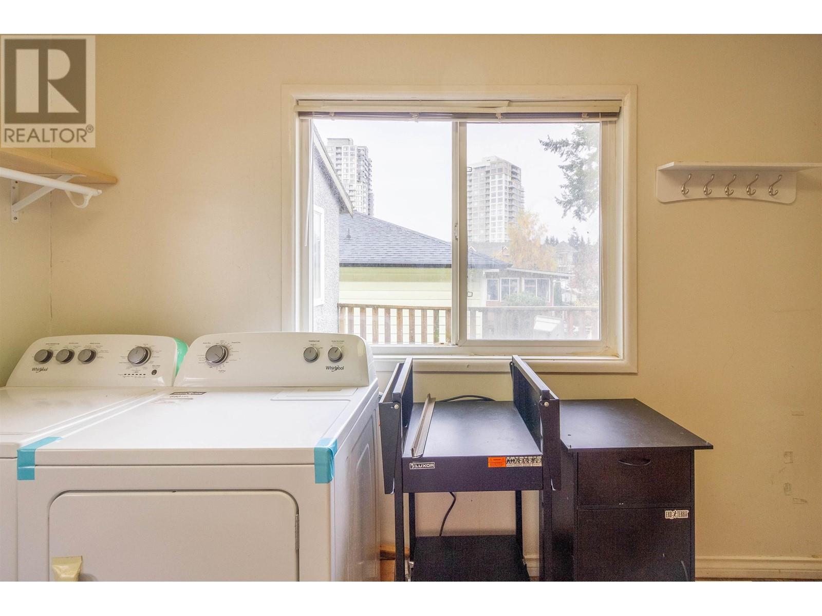 Listing Picture 11 of 28 : 5630 LINCOLN STREET, Vancouver / 溫哥華 - 魯藝地產 Yvonne Lu Group - MLS Medallion Club Member
