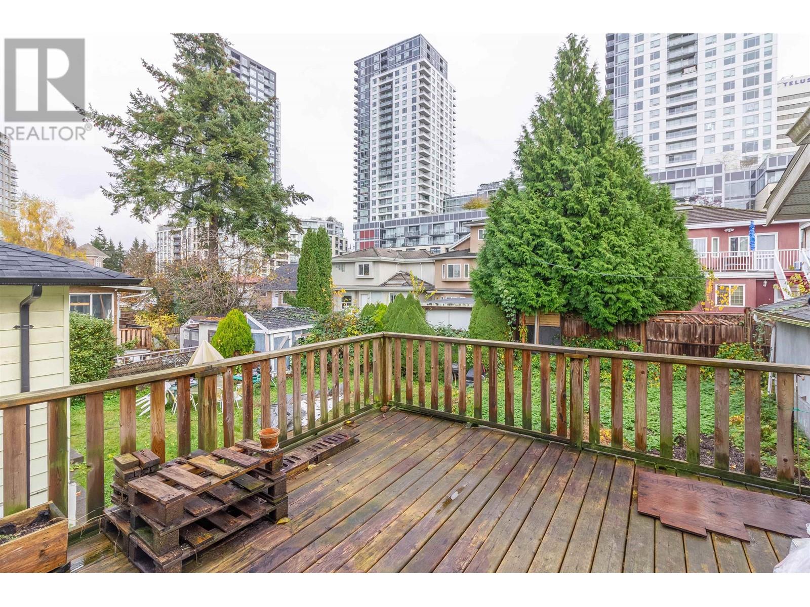 Listing Picture 17 of 28 : 5630 LINCOLN STREET, Vancouver / 溫哥華 - 魯藝地產 Yvonne Lu Group - MLS Medallion Club Member