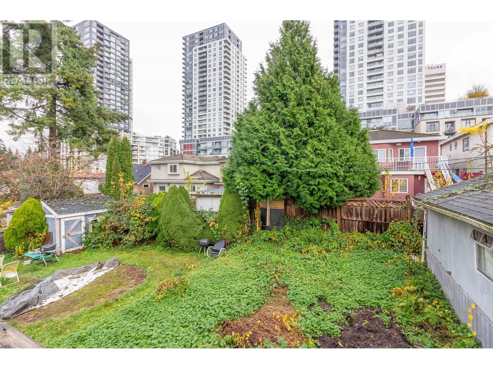 Listing Picture 18 of 28 : 5630 LINCOLN STREET, Vancouver / 溫哥華 - 魯藝地產 Yvonne Lu Group - MLS Medallion Club Member