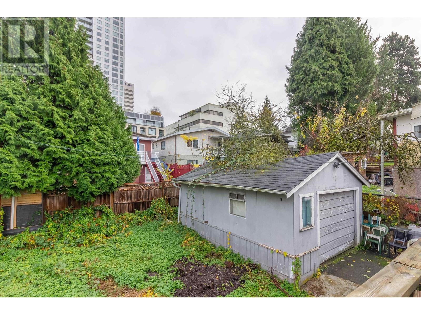 Listing Picture 19 of 28 : 5630 LINCOLN STREET, Vancouver / 溫哥華 - 魯藝地產 Yvonne Lu Group - MLS Medallion Club Member