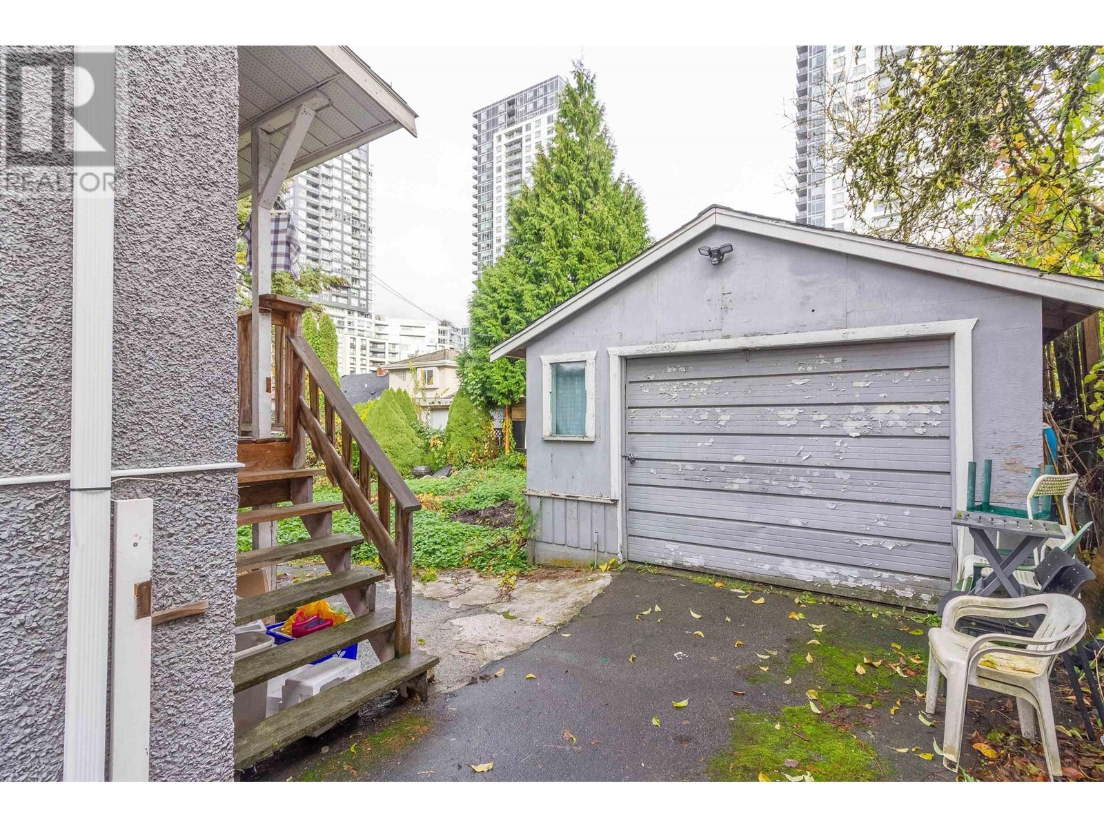 Listing Picture 27 of 28 : 5630 LINCOLN STREET, Vancouver / 溫哥華 - 魯藝地產 Yvonne Lu Group - MLS Medallion Club Member