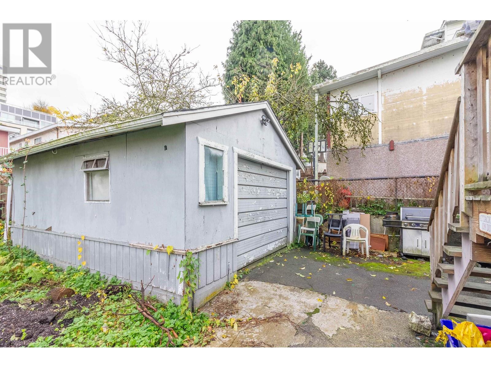 Listing Picture 28 of 28 : 5630 LINCOLN STREET, Vancouver / 溫哥華 - 魯藝地產 Yvonne Lu Group - MLS Medallion Club Member