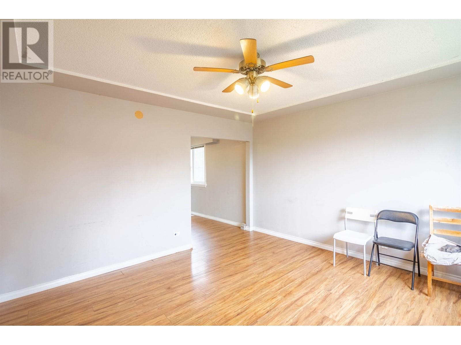 Listing Picture 6 of 28 : 5630 LINCOLN STREET, Vancouver / 溫哥華 - 魯藝地產 Yvonne Lu Group - MLS Medallion Club Member