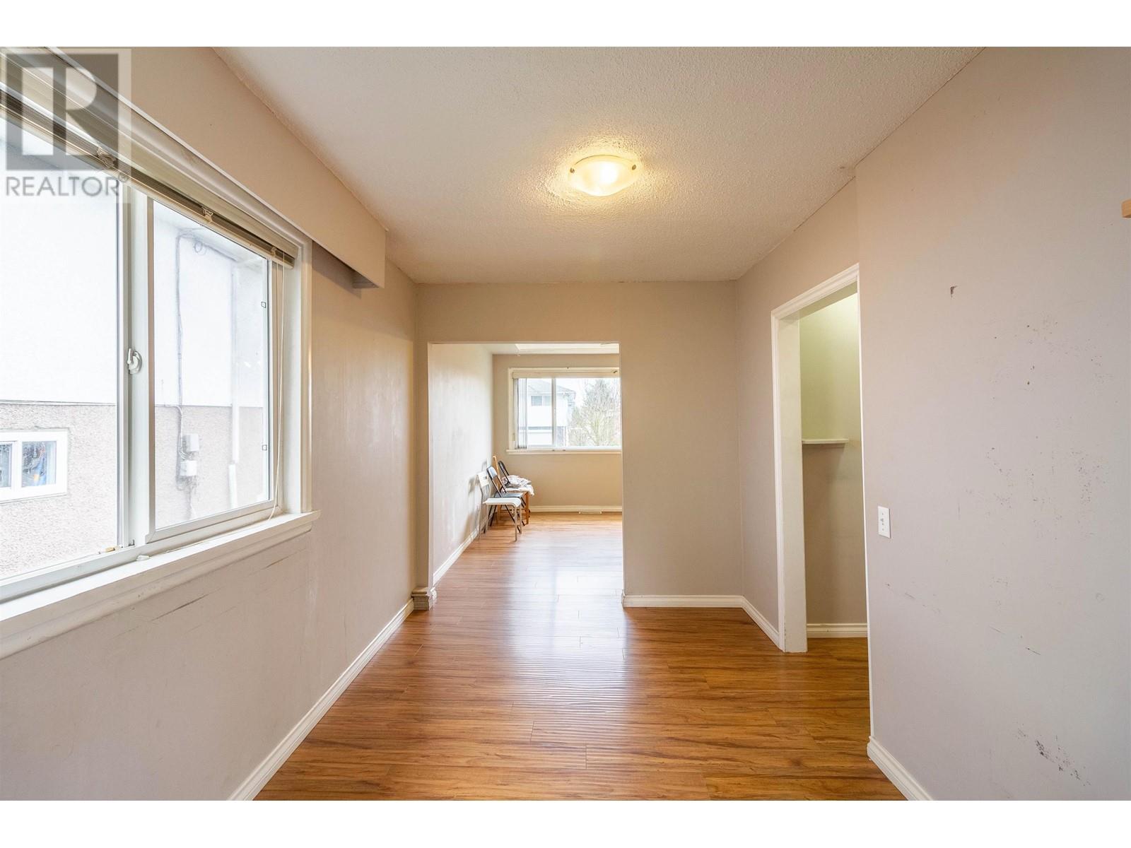 Listing Picture 7 of 28 : 5630 LINCOLN STREET, Vancouver / 溫哥華 - 魯藝地產 Yvonne Lu Group - MLS Medallion Club Member