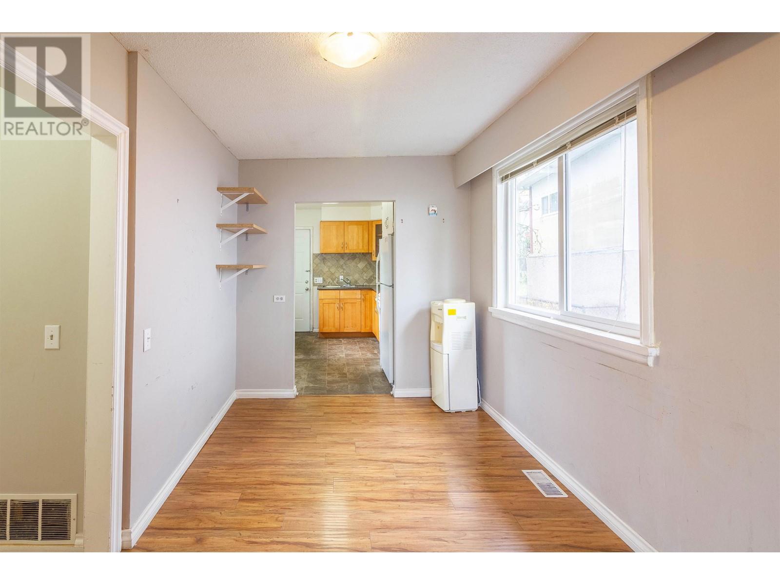 Listing Picture 8 of 28 : 5630 LINCOLN STREET, Vancouver / 溫哥華 - 魯藝地產 Yvonne Lu Group - MLS Medallion Club Member