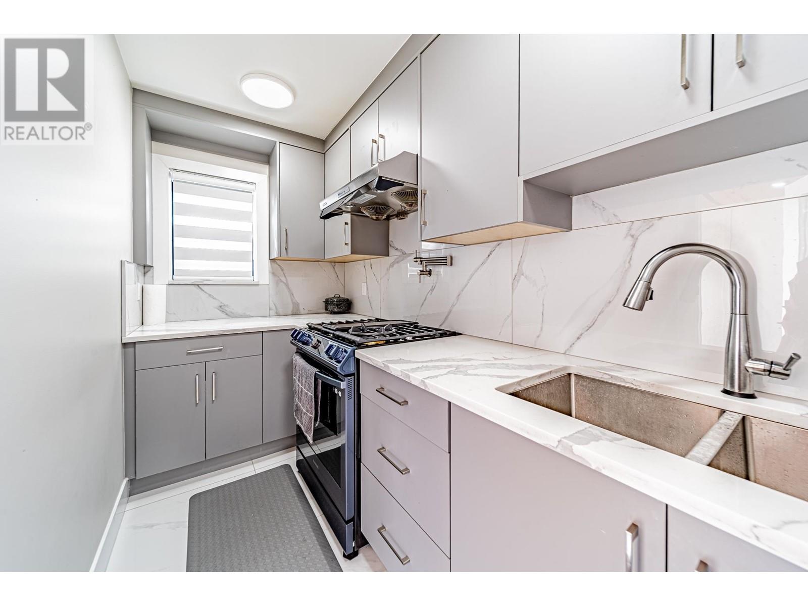 Listing Picture 13 of 35 : 11366 KINGCOME AVENUE, Richmond / 烈治文 - 魯藝地產 Yvonne Lu Group - MLS Medallion Club Member