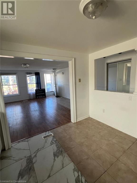 690 Elgin Street N Unit# Main, Cambridge, Ontario  N1R 7W5 - Photo 2 - 40639664