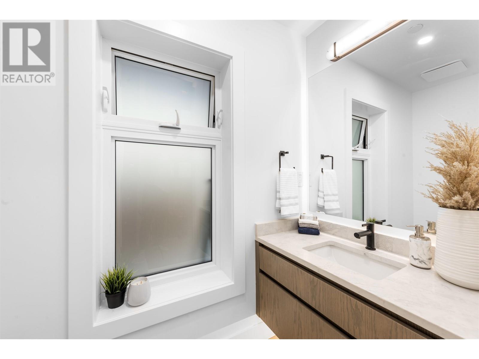 2 1328 E 35TH AVENUE