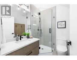 2 1328 E 35TH AVENUE