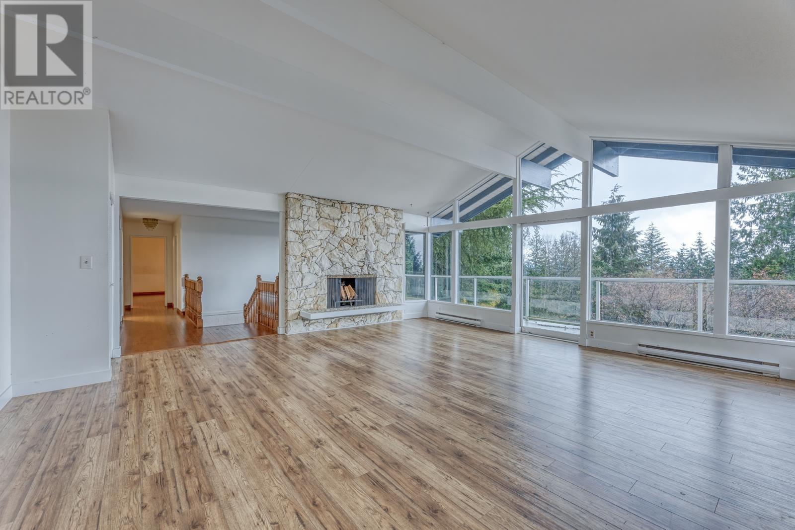 Property at 1380 BURNSIDE ROAD image 2
