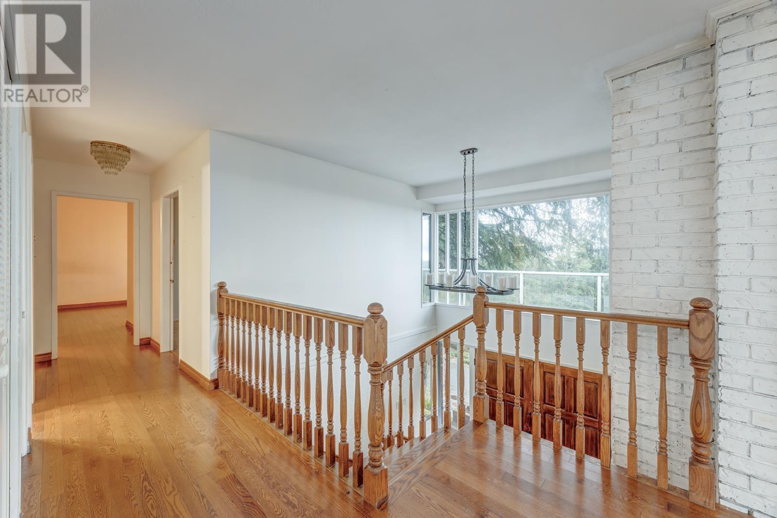 Property at 1380 BURNSIDE ROAD image 4