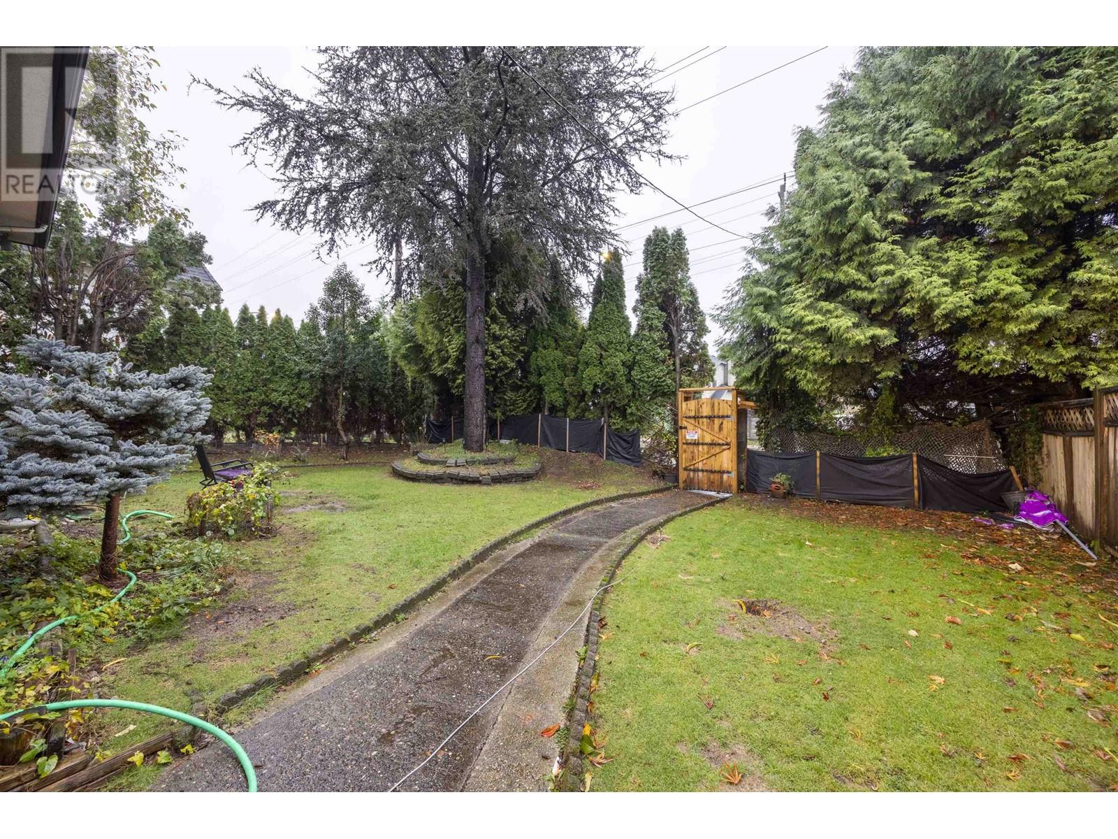 1215 Como Lake Avenue, Coquitlam, British Columbia  V3J 7R5 - Photo 3 - R2944112