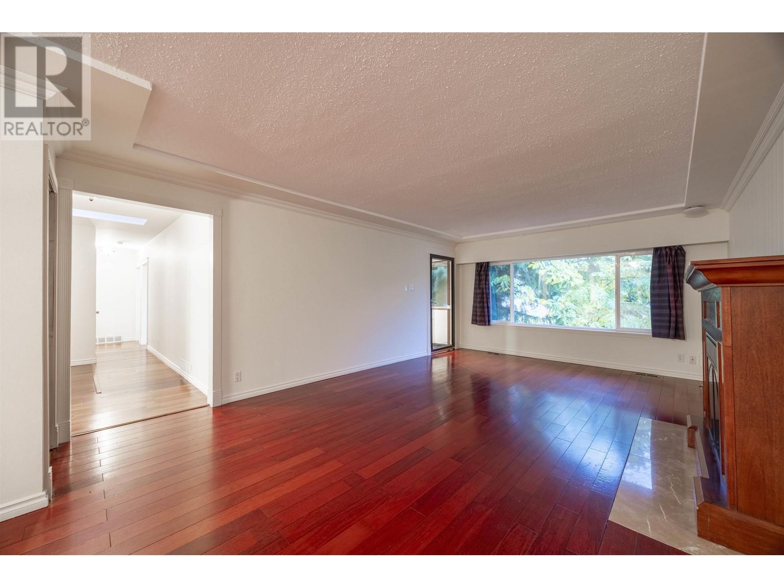 1215 Como Lake Avenue, Coquitlam, British Columbia  V3J 7R5 - Photo 9 - R2944112