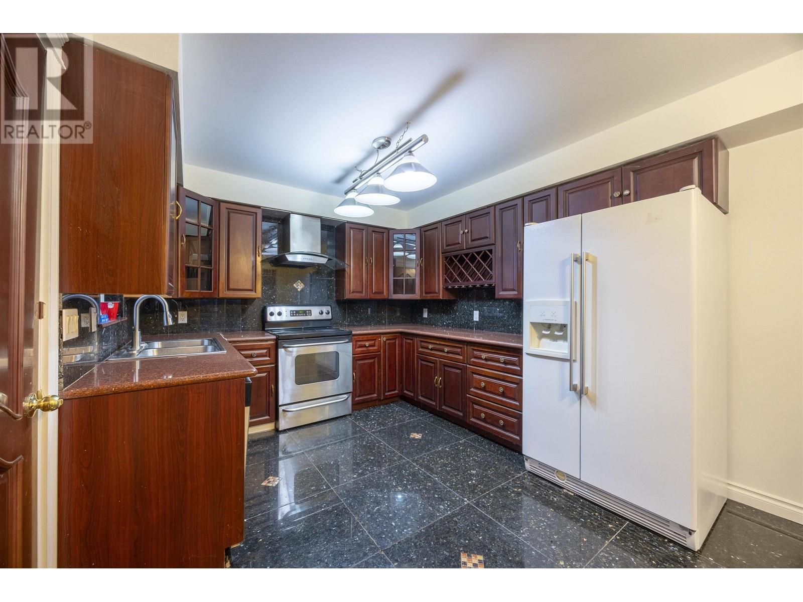 1215 Como Lake Avenue, Coquitlam, British Columbia  V3J 7R5 - Photo 13 - R2944112