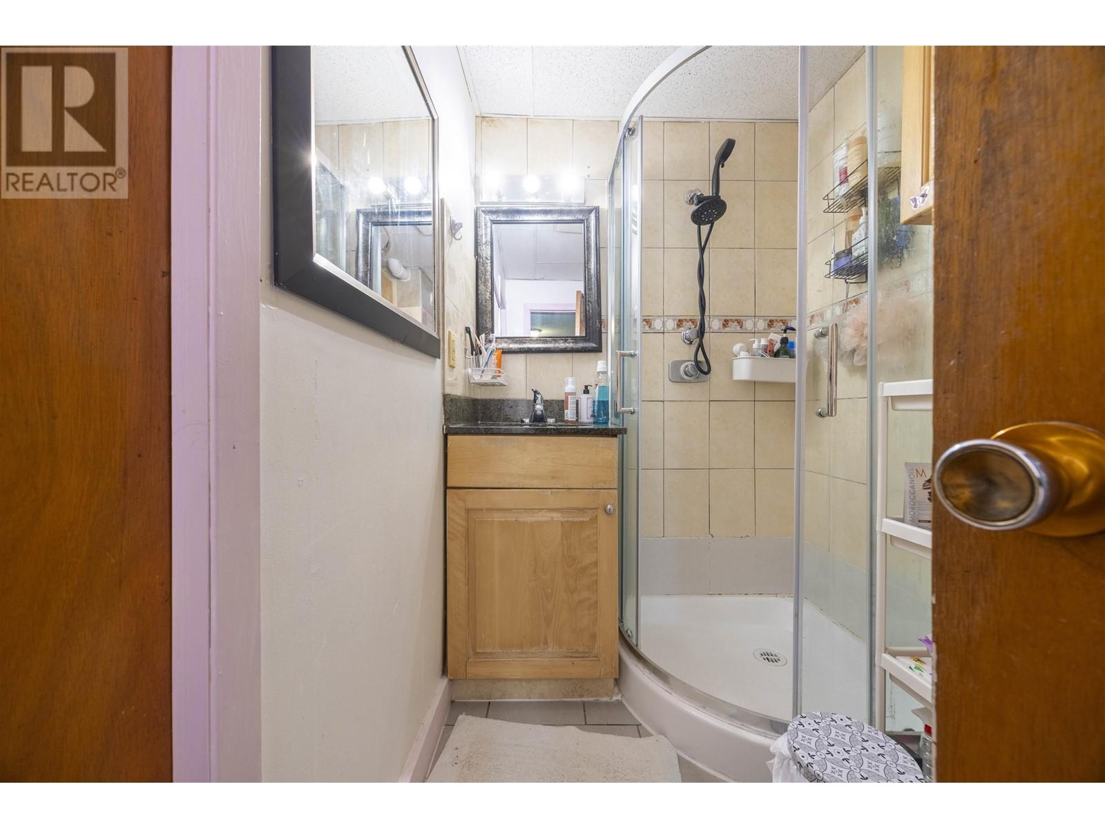 1215 Como Lake Avenue, Coquitlam, British Columbia  V3J 7R5 - Photo 32 - R2944112