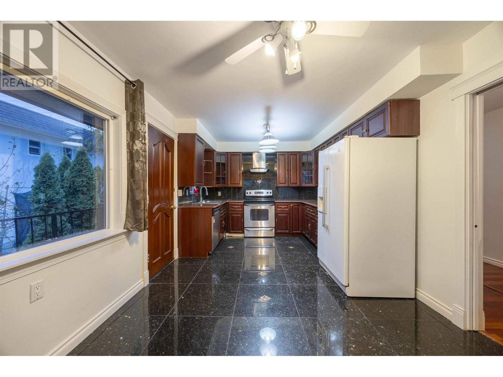 1215 Como Lake Avenue, Coquitlam, British Columbia  V3J 7R5 - Photo 14 - R2944112