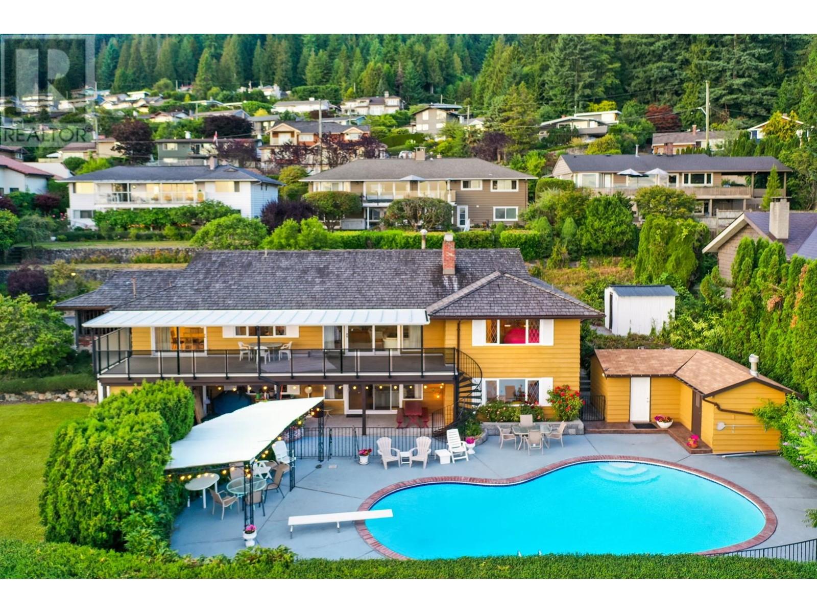 4360 Delbrook Avenue, North Vancouver, British Columbia  V7N 4A3 - Photo 5 - R2944344