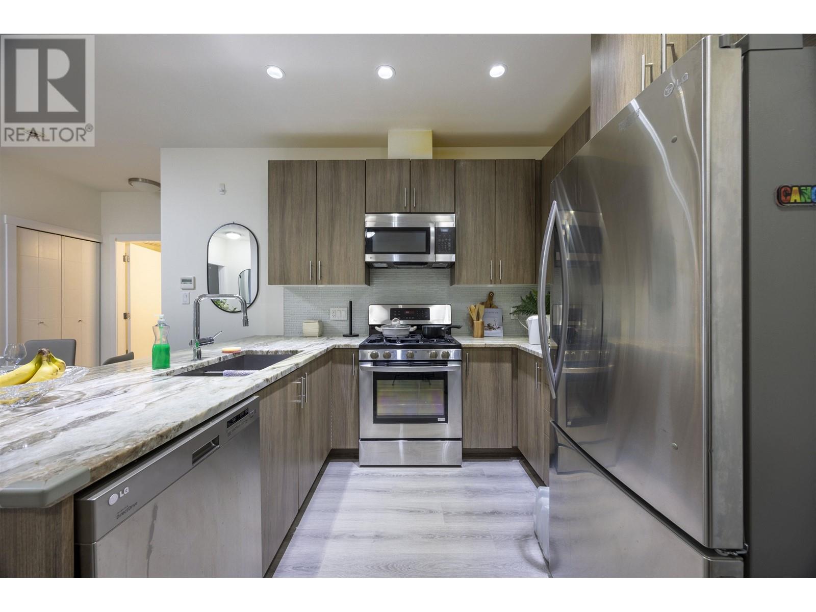 Listing Picture 3 of 22 : 302 6011 NO. 1 ROAD, Richmond / 烈治文 - 魯藝地產 Yvonne Lu Group - MLS Medallion Club Member