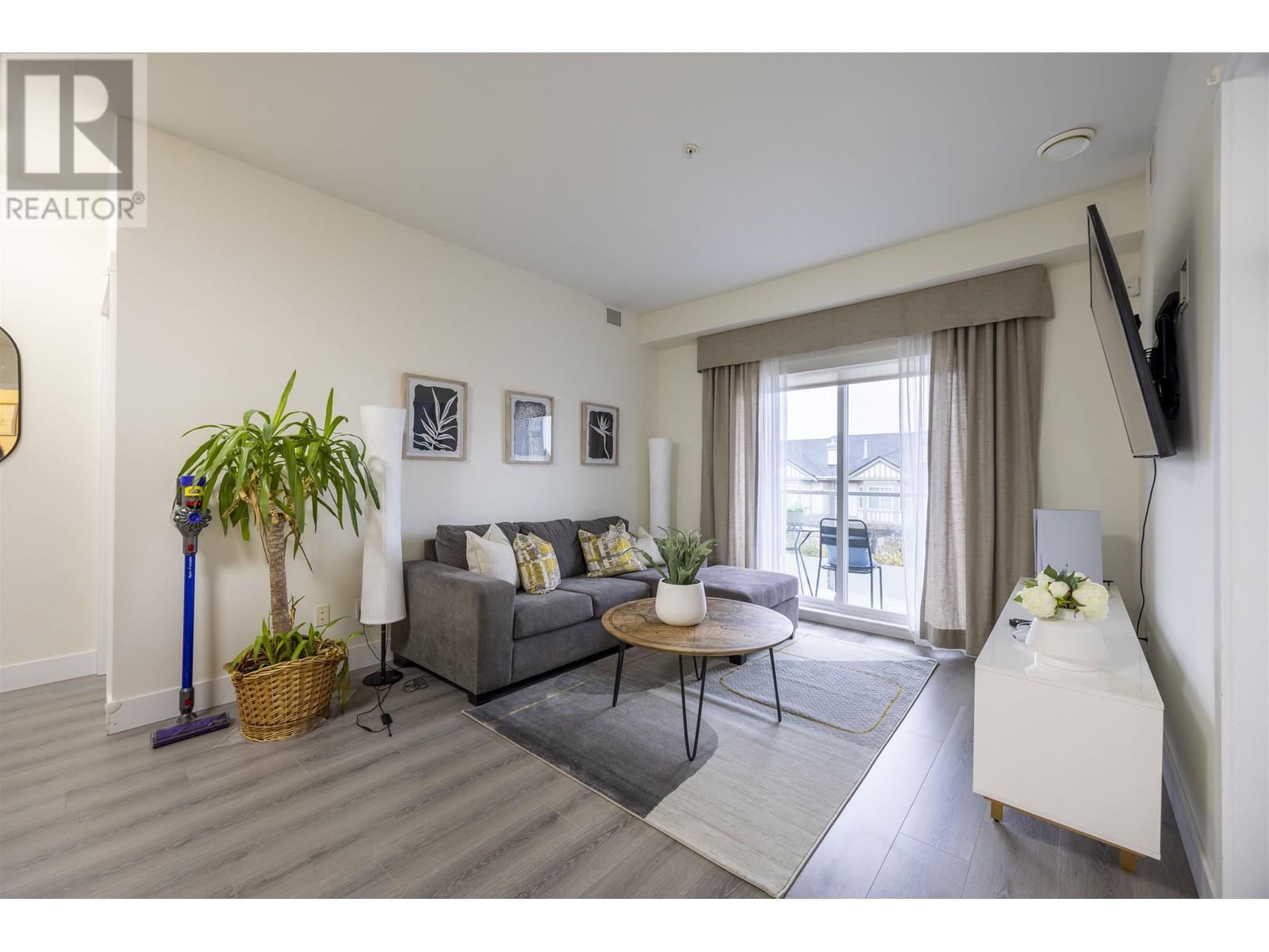 Listing Picture 15 of 22 : 302 6011 NO. 1 ROAD, Richmond / 烈治文 - 魯藝地產 Yvonne Lu Group - MLS Medallion Club Member