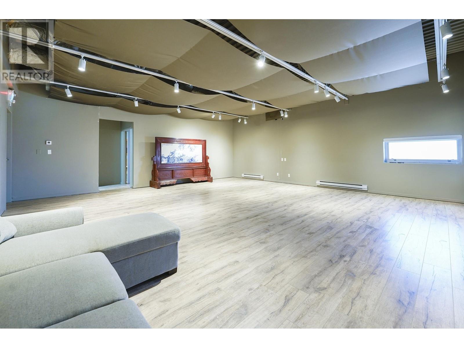 Listing Picture 15 of 17 : 173 11860 HAMMERSMITH WAY, Richmond / 烈治文 - 魯藝地產 Yvonne Lu Group - MLS Medallion Club Member