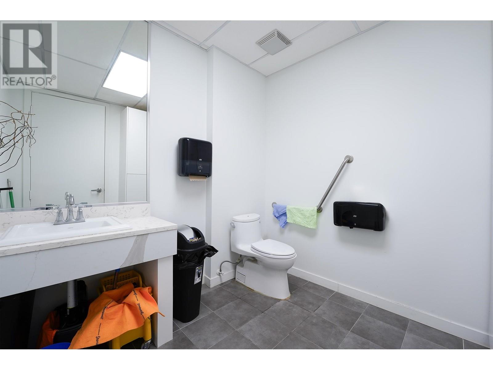 Listing Picture 12 of 17 : 173 11860 HAMMERSMITH WAY, Richmond / 烈治文 - 魯藝地產 Yvonne Lu Group - MLS Medallion Club Member
