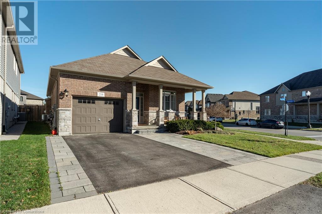 219 Falconridge DriveKitchener, Ontario  N2K 0B6 - Photo 2 - 40673862