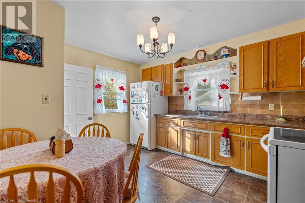 6749 Betty Avenue, Niagara Falls, Ontario  L2G 5W4 - Photo 5 - 40676088