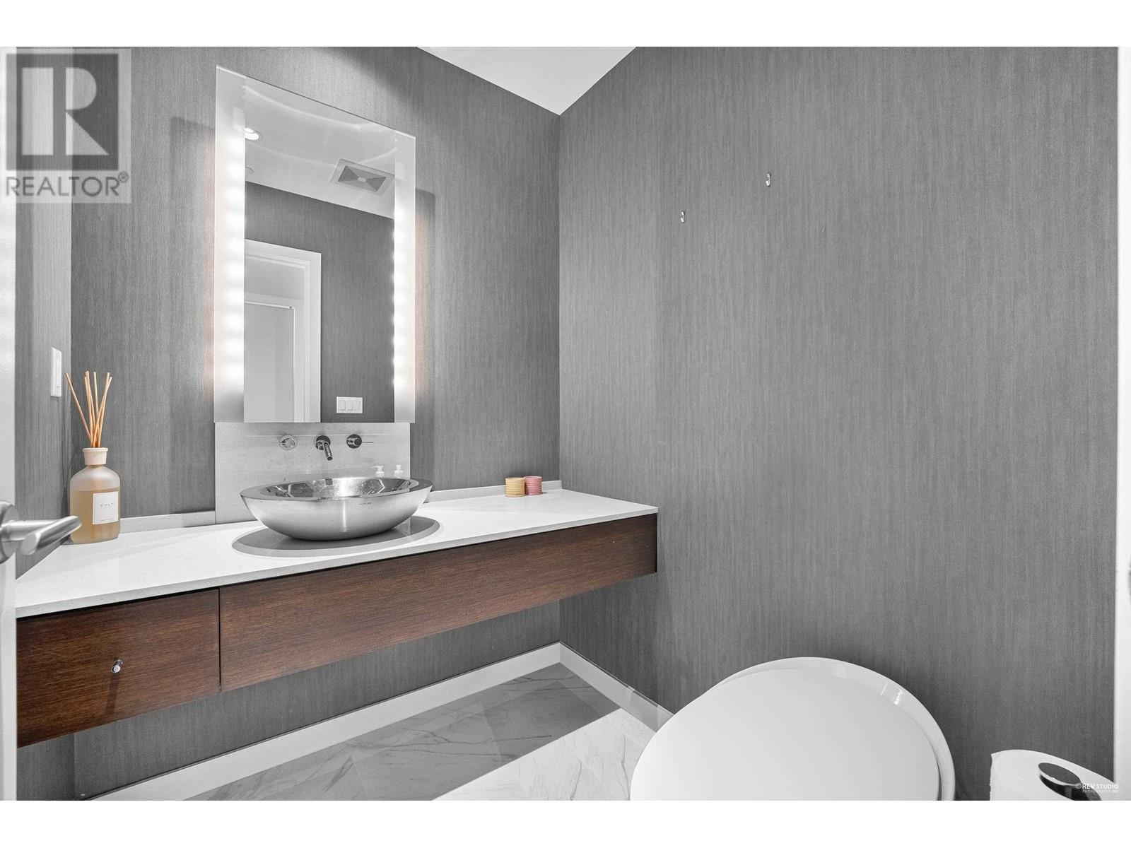 Listing Picture 32 of 40 : 301 1169 W CORDOVA STREET, Vancouver / 溫哥華 - 魯藝地產 Yvonne Lu Group - MLS Medallion Club Member