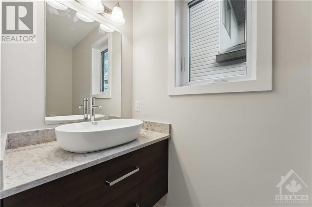 1357 Kitchener AvenueOttawa, Ontario  K1V 6W1 - Photo 7 - X9515655