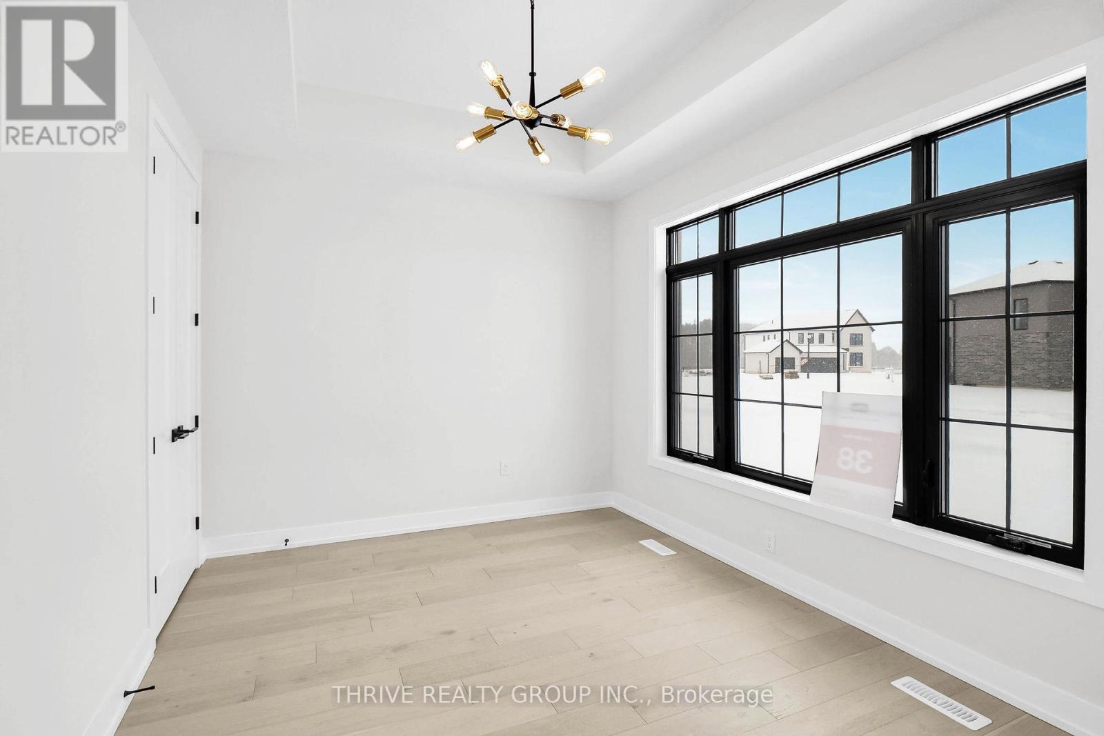 117 Aspen Circle, Thames Centre, Ontario  N0M 0A4 - Photo 3 - X10423599