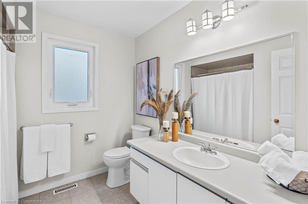 2068 Pipers CourtBurlington, Ontario  L7M 3W1 - Photo 24 - 40676732