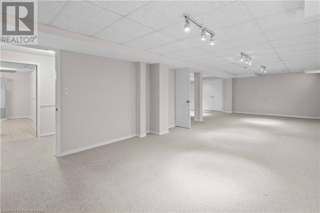 2068 Pipers CourtBurlington, Ontario  L7M 3W1 - Photo 27 - 40676732