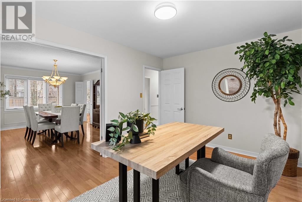 2068 Pipers CourtBurlington, Ontario  L7M 3W1 - Photo 8 - 40676732