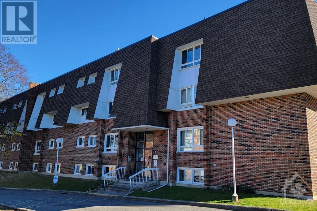 815 KYLE COURT UNIT#108, Brockville, Ontario