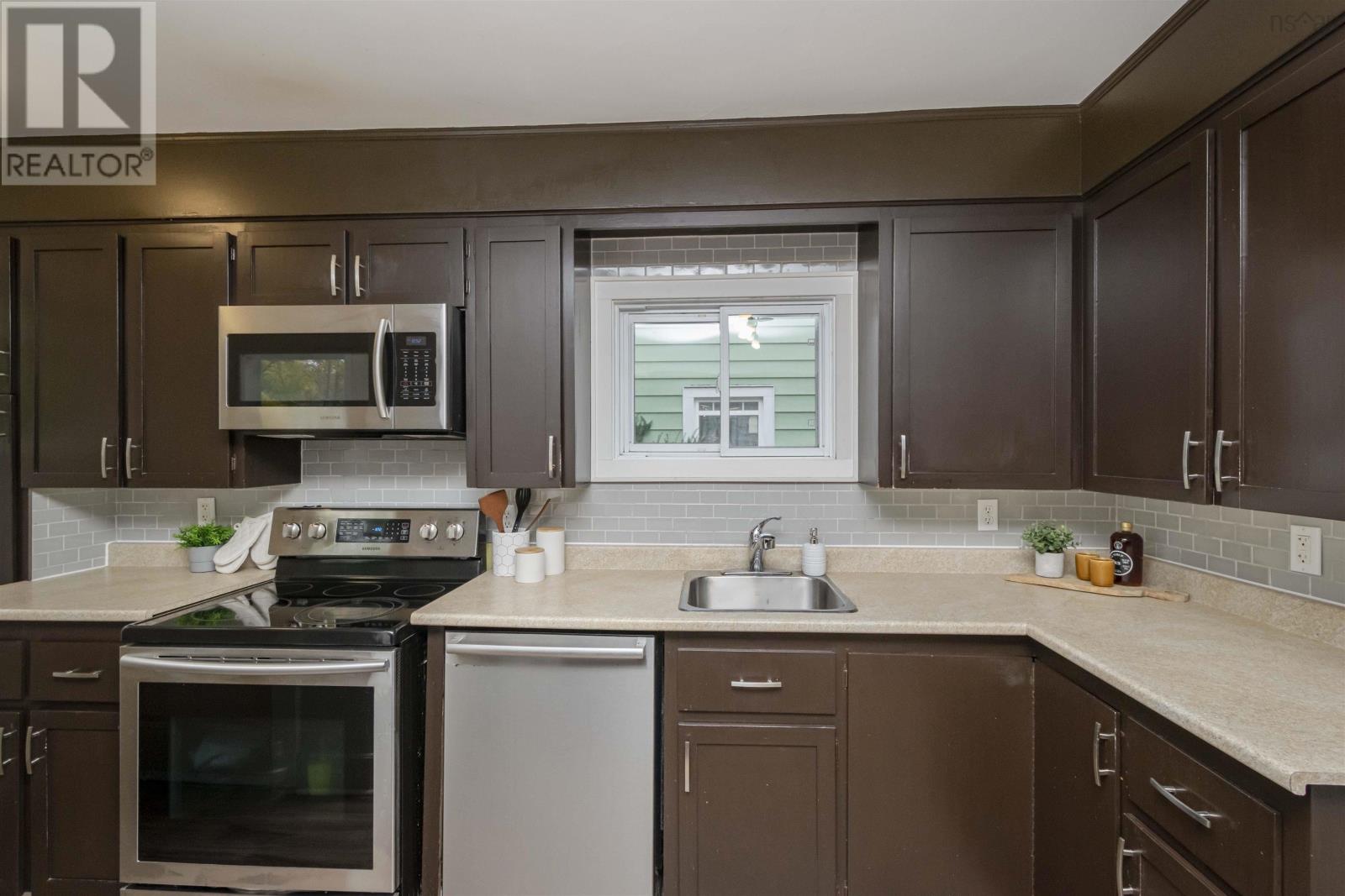 967 Brussels Street, Halifax, Nova Scotia  B3H 2S9 - Photo 21 - 202426601