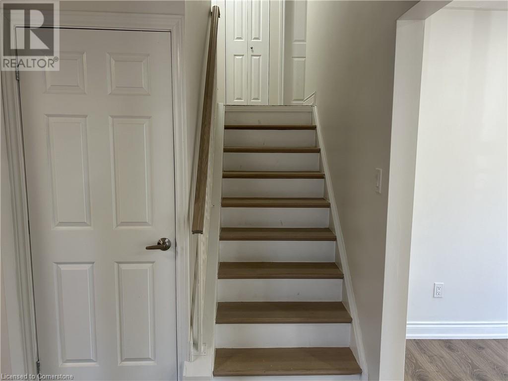 255 Guildwood Drive, Hamilton, Ontario  L9C 6W7 - Photo 14 - 40677306