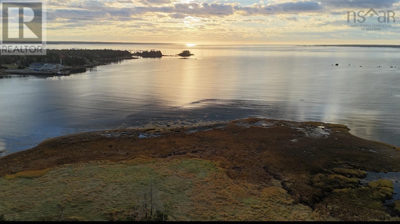 3407 Highway 3, Barrington Passage, Nova Scotia  B0W 1G0 - Photo 3 - 202426607