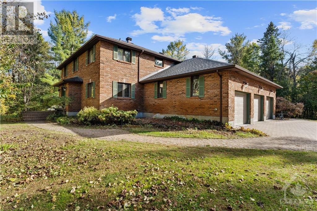 7 Rolston WayOttawa, Ontario  K2W 1A4 - Photo 1 - X10423958