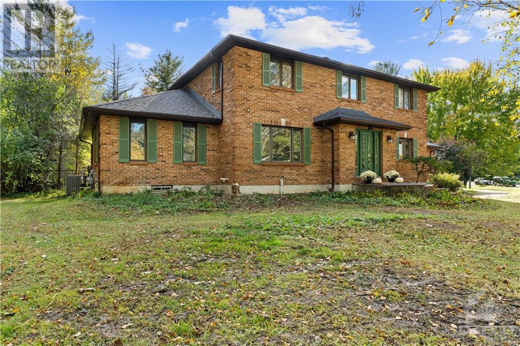 7 Rolston WayOttawa, Ontario  K2W 1A4 - Photo 2 - X10423958