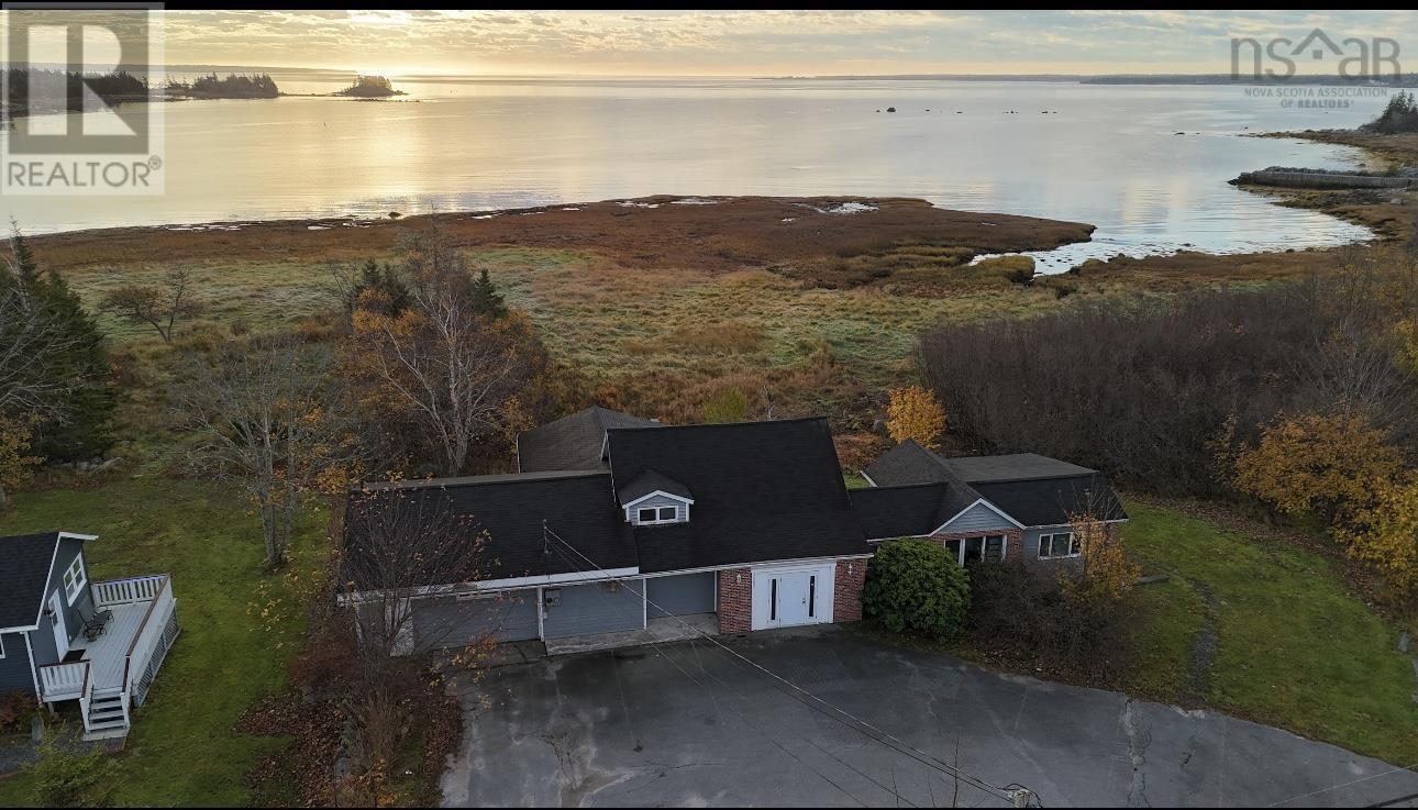 3407 Highway 3, Barrington Passage, Nova Scotia  B0W 1G0 - Photo 2 - 202426606