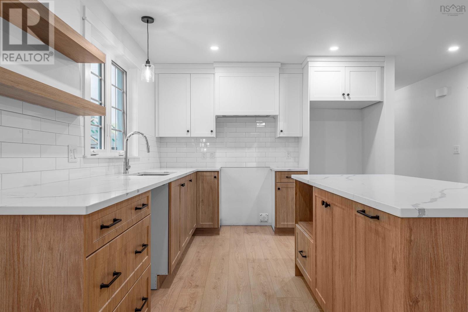 13 Chester Hills Drive, Chester, Nova Scotia  B0J 1J0 - Photo 4 - 202417019