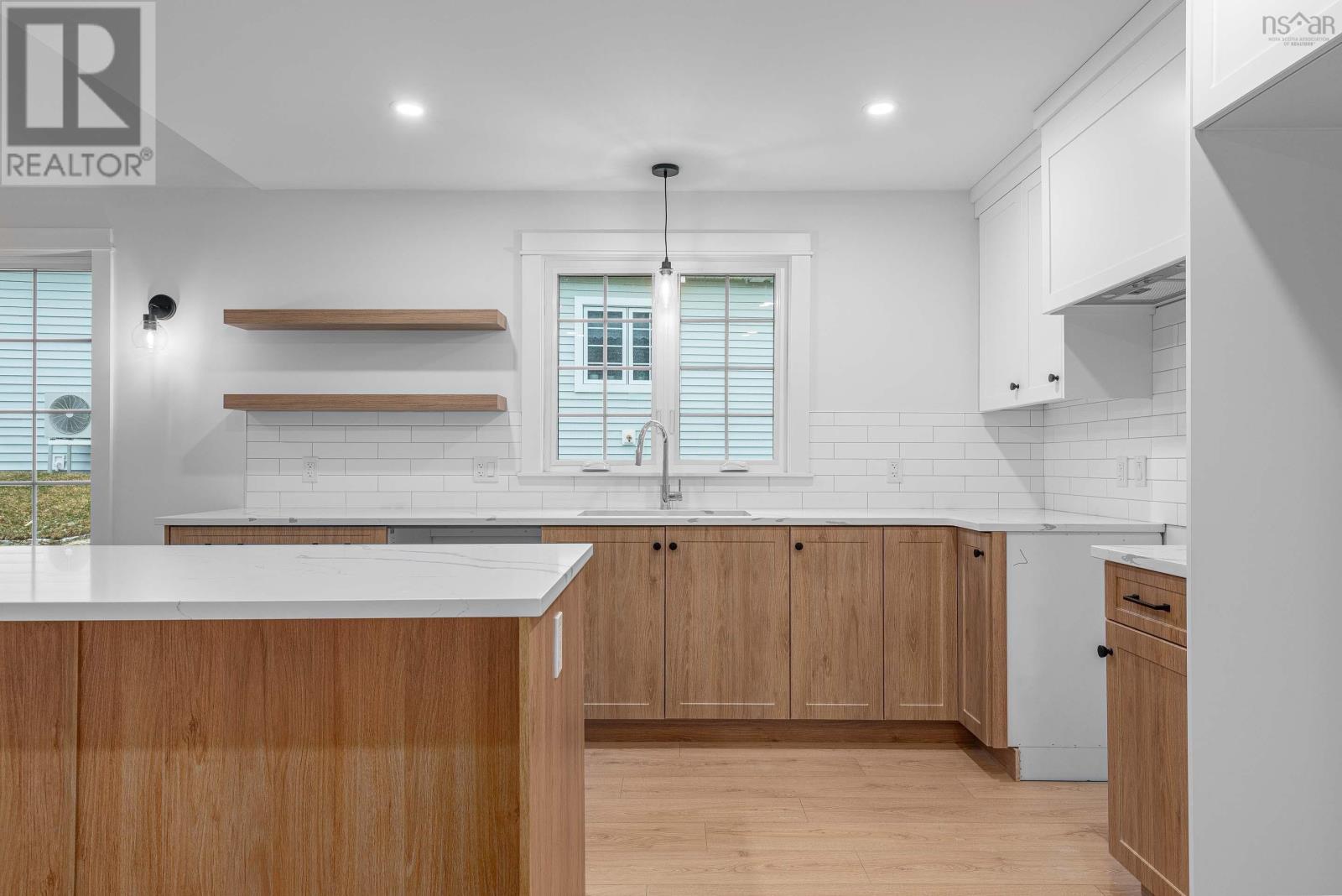 13 Chester Hills Drive, Chester, Nova Scotia  B0J 1J0 - Photo 5 - 202417019